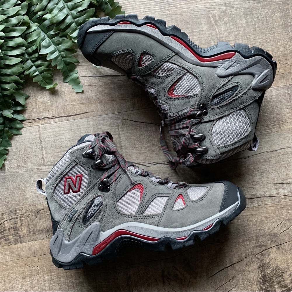 New Balance Women's Gray and Red Hiking Boots - Picture 8 of 9